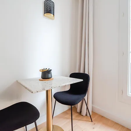 Cia - Du Moulin Rouge Apartment *