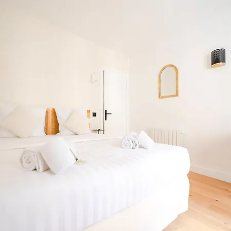 Apartment Cia - Du Moulin Rouge *