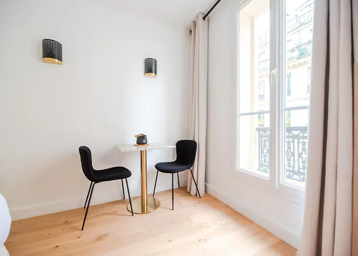 Cia - Du Moulin Rouge * Paříž