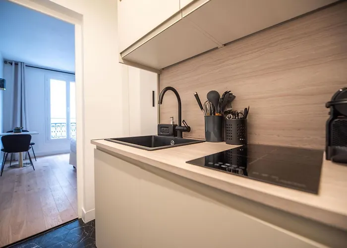 Cia - Du Moulin Rouge