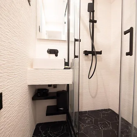 Cia - Du Moulin Rouge Paris